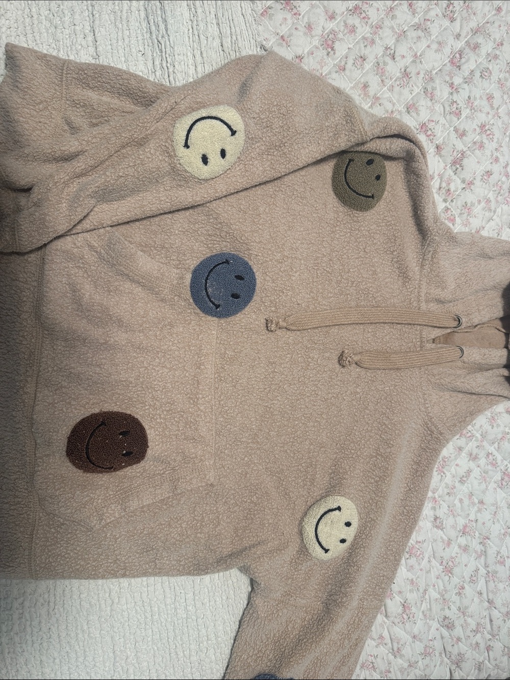 Vintage Havana Beige Teddy Hoodie & Sweatpants Set with Multicolor Smiley Faces